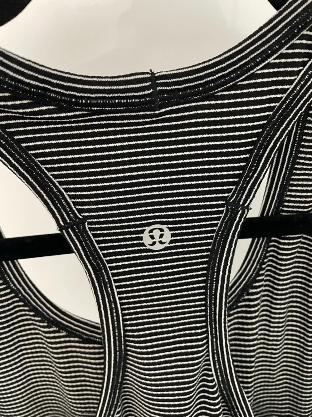 Lululemon Swiftly Tech Racerback Tank Size 6 Black Stripe Run Yoga Athleisure 10